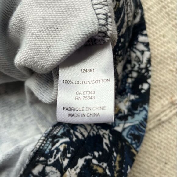 Joie crop pullover blue white and tan patterned sweatshirt with thumb holes - Picture 6 of 6